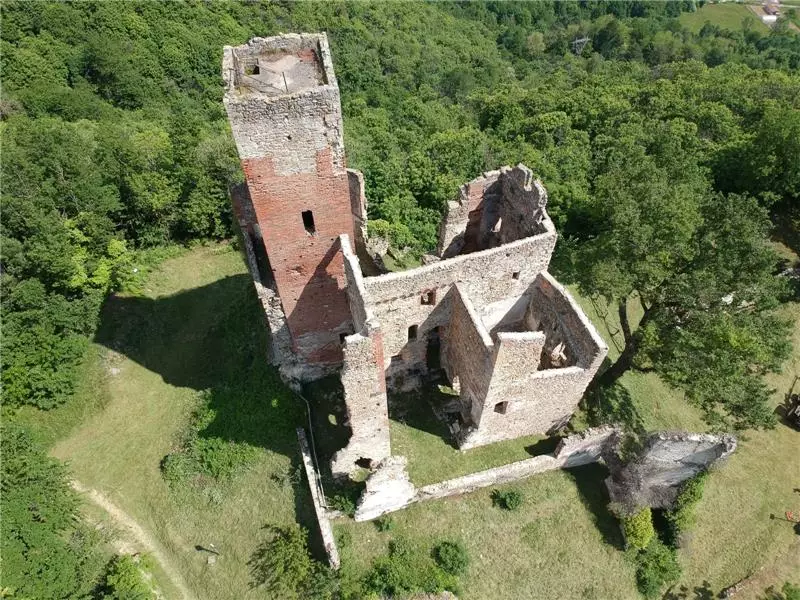 Castello di Nucetto - veduta drone